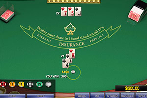 Mesa de blackjack virtual com cartas, fichas de aposta e uma interface de jogo